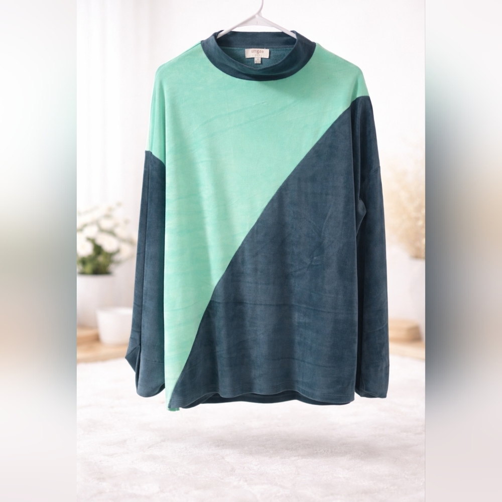 Umgee Size Small Green Colorblock Geometric Sweatshirt